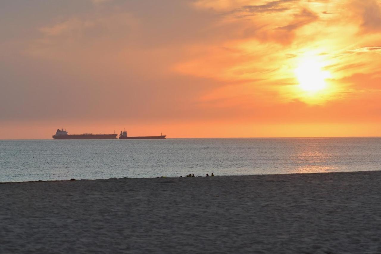 Beachome4u2 * Carcavelos (Lisbon)